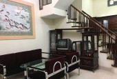 Cho thuê Ở HỘ GIA ĐÌNH nhà nguyên căn ngõ Thịnh Quang 9.5 TRIỆU - 4 tầng, 33m², 4 ngủ, mặt tiền 4m,